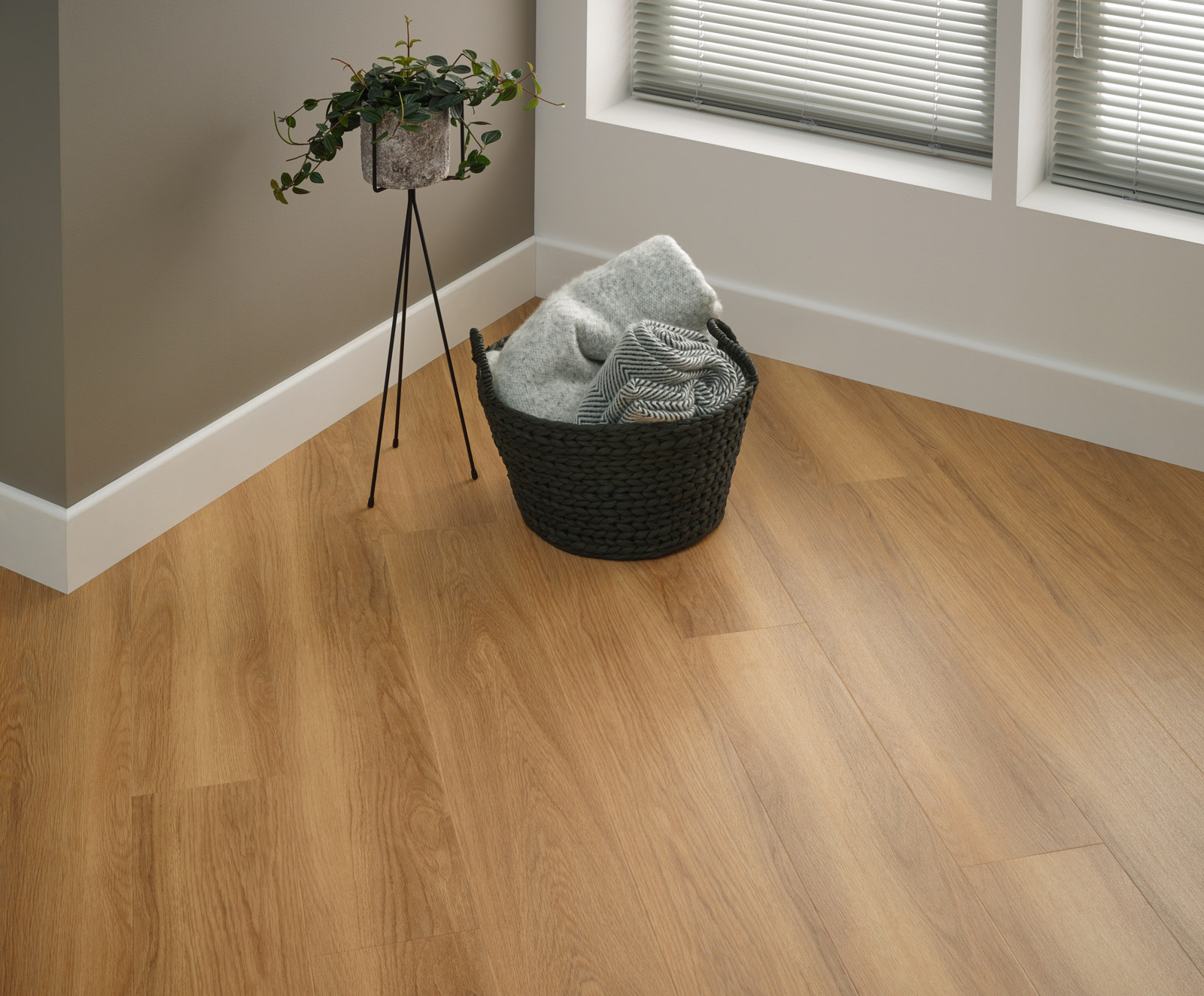 Honey Oak SB5W2504: Click Luxury Vinyl tiles from the Amtico Click